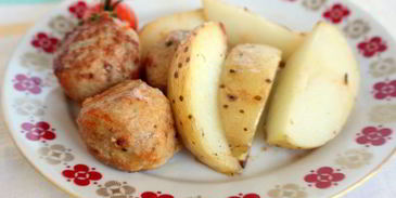 тефтели из индейки с запеченным картофелем