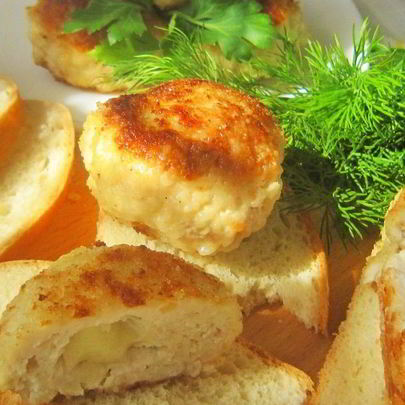 Тефтели из курятины с моцареллой