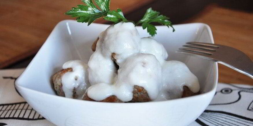 Рецепт тефтелей под сливочным соусом