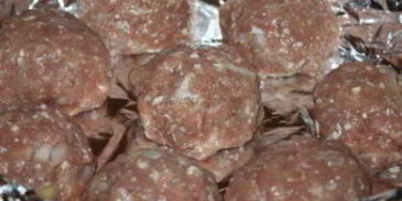 тефтели под сметанным соусом в духовке