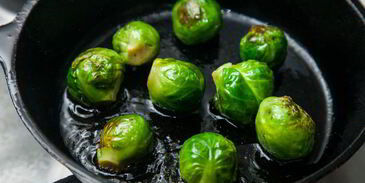 тефтели с брюссельской капустой в нежном соусе