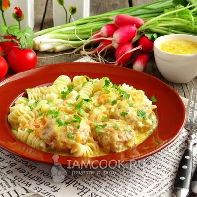 Тефтели в сметанном соусе в мультиварке