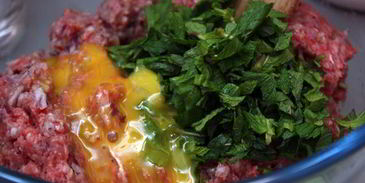 тефтели в томатном соусе с мятой