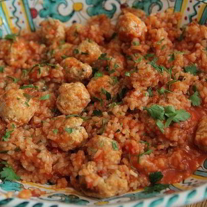 Тефтельки из индейки с рисом и томатным соусом