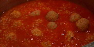 тефтельки из индейки с рисом и томатным соусом