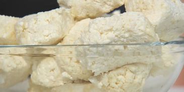 ленивые вареники с облепиховым соусом