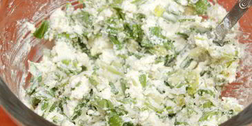 вареники из ржаного теста с творогом и черемшой