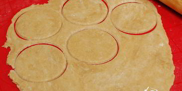 вареники из ржаного теста с творогом и черемшой