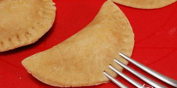 вареники из ржаного теста с творогом и черемшой