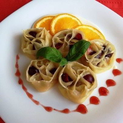 Вареники с черешней и творогом