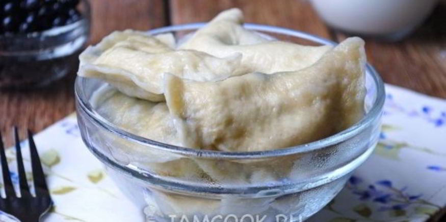 Рецепт вареников с черникой на кефире