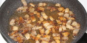 вареники с капустой, грибами и шкварками