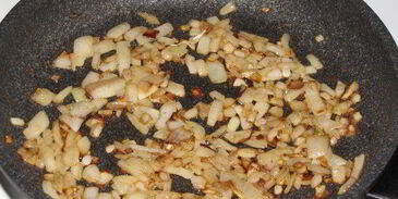 вареники с капустой, грибами и шкварками