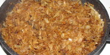 вареники с капустой, грибами и шкварками