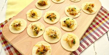 вареники с капустой и зеленью