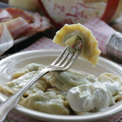 Вареники с картофелем, беконом и укропом