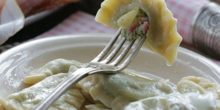 Рецепт вареников с картофелем, беконом и укропом