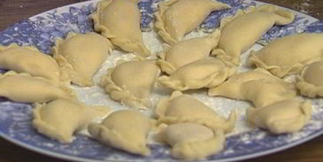 вареники с картофелем, беконом и укропом