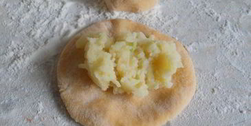 вареники с картофелем из тыквенного теста