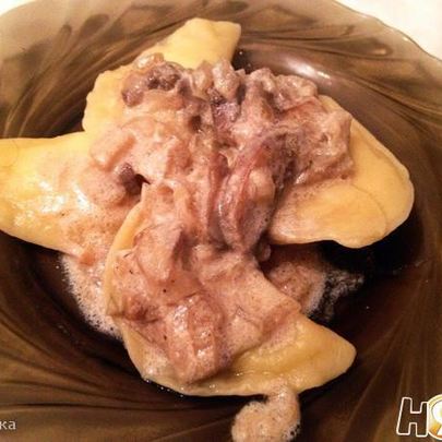 Вареники с картошкой и грибным соусом