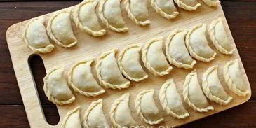 вареники с квашеной капустой и фаршем