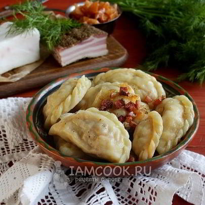 Вареники с квашеной капустой и салом