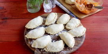 вареники с квашеной капустой и салом