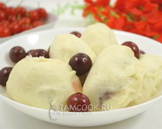Вареники с вишней в мультиварке