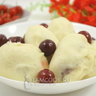 Вареники с вишней в мультиварке