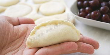 вареники с вишней в мультиварке