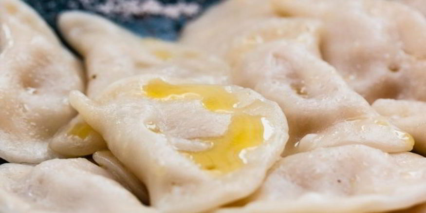 Рецепт вареников с яблоком и корицей