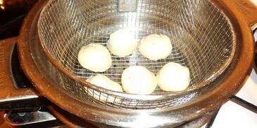 заварные вареники с клубникой на пару