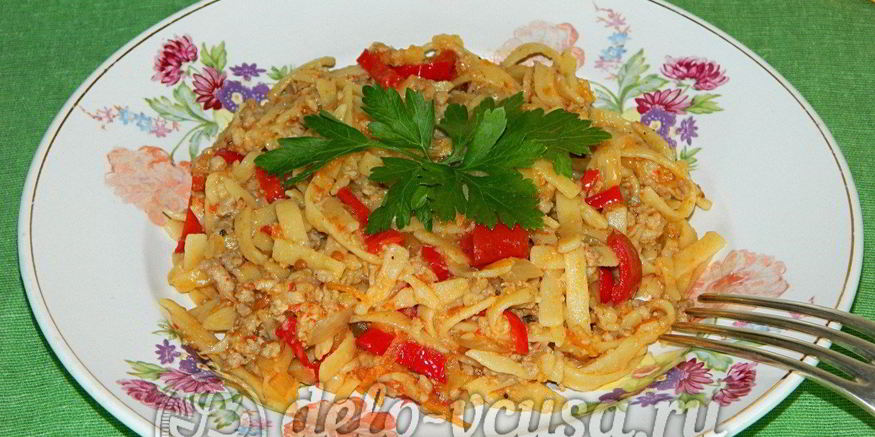 Рецепт яичной лапши с мясом и овощами