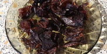 хмельное жаркое в горшочке с вяленым черносливом