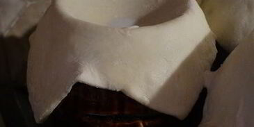 хмельное жаркое в горшочке с вяленым черносливом