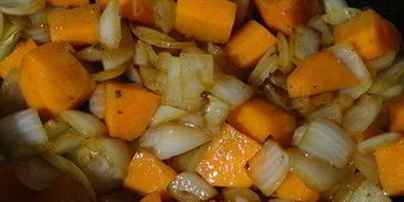 хмельное жаркое в горшочке с вяленым черносливом