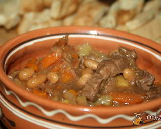 Сытное жаркое с говядиной и фасолью