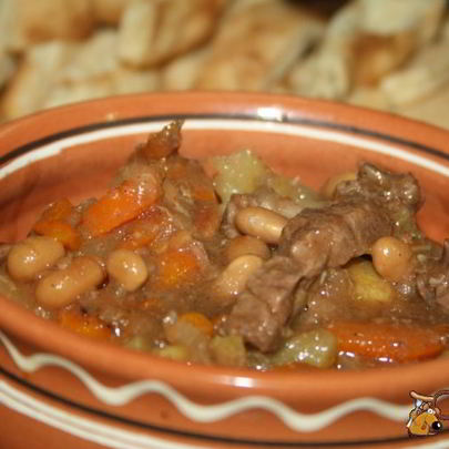 Сытное жаркое с говядиной и фасолью