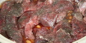 сытное жаркое с говядиной и фасолью