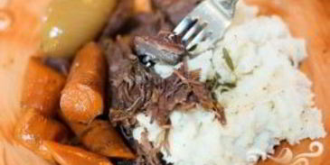 жаркое из говядины и моркови с вином