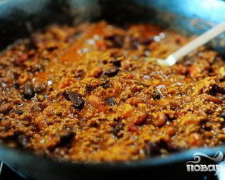 Жаркое из говядины с фасолью и помидорами