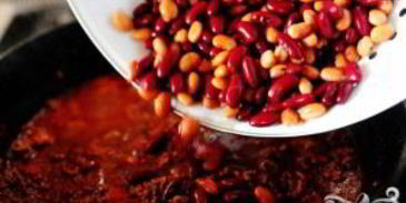 жаркое из говядины с фасолью и помидорами