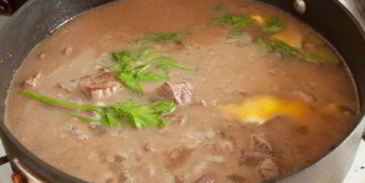 жаркое из говядины с сухофруктами и миндалем