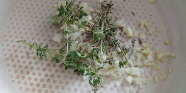 жаркое из грибов, каштанов и фундука