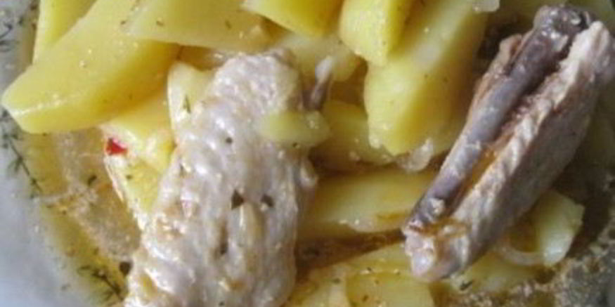 Рецепт жаркого из куриных крылышек и картофеля