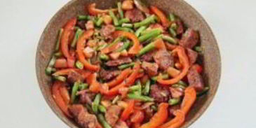 жаркое из свинины и зеленой фасоли