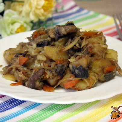 Жаркое из свинины с картофелем и сушеными грибами
