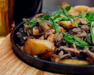 Жаркое из свинины с шампиньонами в духовке