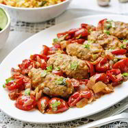 Рецепт Жаркого из свинины с томатами, беконом и розмарином