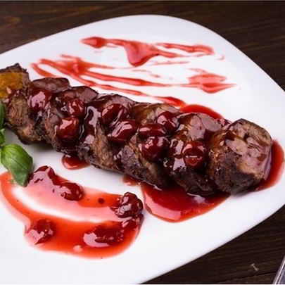 Жаркое из телятины с вишней